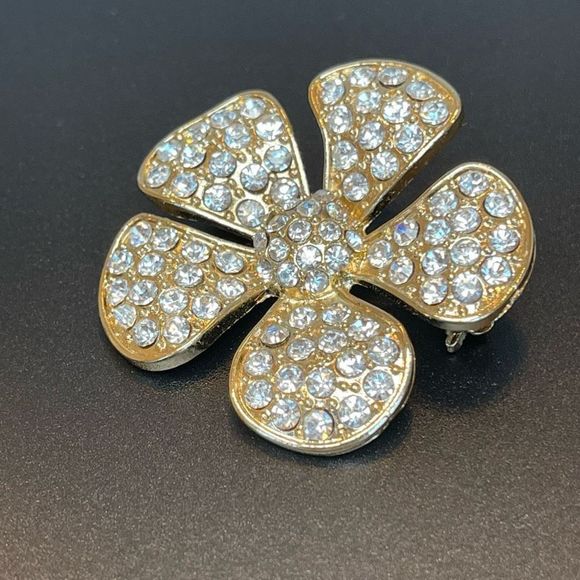 Vintage Rhinestone Flower Brooch Gold Tone Clear Rhinestones - Picture 3 of 5